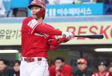 [포토] 최정 '너무 당겼다'
