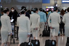 구두 대신 운동화 신는 승무원…대한항공 57년 '금기' 깨지나