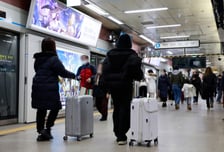 서울지하철 '해외카드 결제' 도입하니 이용 '껑충'…'기동카' 충전 2배↑