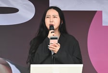 "아들 셋, 고아원 갈 위기" 정유라, 계좌번호 공개→후원 호소