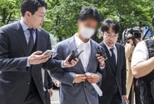 현직 경찰·인플루언서 남편 구속기로…'뇌물·수사무마 의혹'