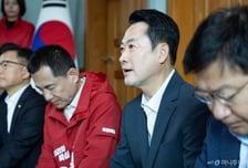 장동혁 "앞에선 '땡큐' 뒤에선 '셰셰' 하다가 경제·안보 폭망한다"