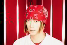 강동원, 아이돌 그룹 변신?..."내 눈을 믿을 수 없다" 반응 터진 이 모습