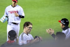 '맙소사 3억 외인 맞나' LG 웰스, 단 84구로 8이닝 지배... 한화 1안타로 꽁꽁 묶고 3-0 승리 '2연승' [잠실 현장리뷰]