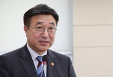 윤호중 "강원 영동·경북 산불 위험 고조"…선제 대응 특별지시