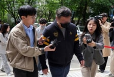 '뇌물·수사무마 의혹' 인플루언서 남편 구속…현직 경찰은 영장 기각