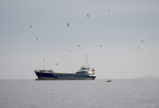 호르무즈서 선박 피격…'휴전 연장' 인정 안한 이란 소행인 듯