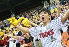 [포토] '온몸 던져 치어리딩' 배우 이준