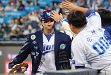 [포토] 박승규 '오늘도 라팍 파티복'