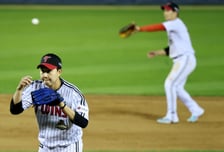 [포토] '깔끔하게 볼 좀 바꿔주세요!' 유영찬 세이브