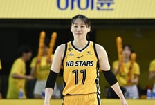 '박지수 결장'에도 강한 '강이슬 23점' KB, 삼성생명 완파! 우승 확률 73.5% 잡았다 [챔결 1차전]