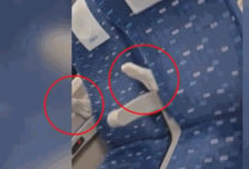 악취에 자리 옮겼다...KTX 앞좌석에 발 올린 민폐 승객
