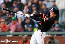 '이정후 천만다행' 허벅지 다쳐도 선발 출전! ERA 0.50 투수 오타니-유격수 김혜성 상대한다 [SF-LAD]