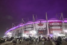 [단독]BTS 콘서트 팔찌 채워주던 중국인...암표 30여개 주르륵