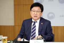 전국 초등학교 5% 축구·야구 못한다...최교진 장관 "체육 지원 해야"