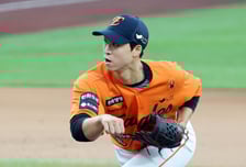 '노시환 돌아왔더니' 78억팔 엄상백 충격 이탈, 벌써 팔꿈치 수술 마쳤다 [잠실 현장]