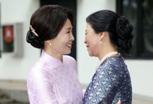 '아오자이' 입은 金여사 "헤어지기 아쉬워"…베트남 응오 여사 "저도요"