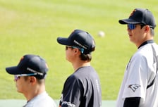[포토] '4번타자로 복귀전 치르는' 노시환
