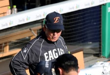 [포토] '김경문 감독에 인사하는'  노시환