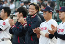 [포토] 김원중 '긍정의 아이콘 아니던가'