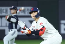 [포토] 신윤후, 2루타 대열에 합류