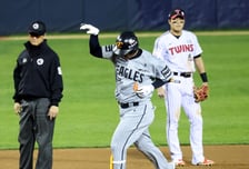 [포토] 선물입니다!'복귀 신고식은 홈런이 최고지!' 노시환