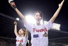 [포토] '야구 안끝났다!  역전가자!' LG치어리더 고예지