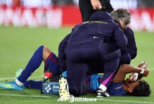 [오피셜] '몸값 6900억' 신성 라민 야말, 결국 '시즌 아웃' 판정... 월드컵 출전은 '가능' 전망