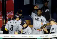 '투수 8명 총력전→6개월 만에 LG 격파' 한화 김경문 "4번 노시환이 좋은 기운 불어 넣어줬다" [잠실 현장]