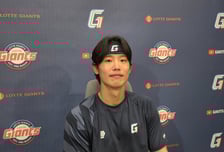 "나랑 참 안 맞네" 김태형도 안타깝던 日 고교 출신 33세 노망주, '패패패패패승' 롯데 구해내다