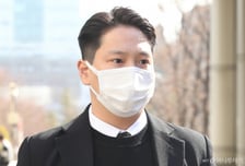 잘 나가던 '아이돌 스타'의 몰락…세 번의 성범죄, 음주운전까지[뉴스속오늘]