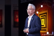 [사진]'K-우주포럼' 위성 광통신 소개하는 이형권 대표