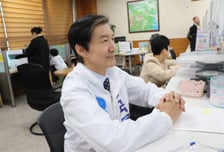 조국 평택 출마 '부정적' 38%…한동훈 부산 출마 '부정적' 49%