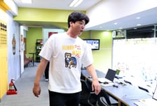 [포토] '기자실 뷰가 좋네요!' 재활 중 랜더스필드 찾은 김광현