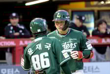 '1위도 잡았다' 최정 멀티포+김건우 7이닝 삭제... SSG 4연승 질주 'ERA 0점대 외인도 격파' [인천 현장리뷰]