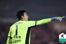 김대원만 있나? 3부 딛고 K리그1 정상급 GK로... 강원 상승세 이끄는 '인간승리의 아이콘' 박청효