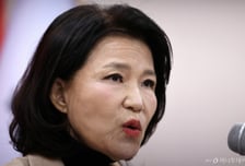 [속보]이진숙, 대구시장 불출마 선언…"국민의힘 후보에 힘 보탤 것"