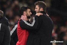 '사우디 4000억 걷어차고 맨유 잔류' 브루노 "캐릭이 정식 감독 해야" 강력 지지... "주급 14억에도 안 간 이유"