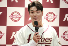 [포토] 박병호 '타석은 스킵, 상대에 대한 예의'