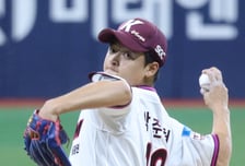 [포토] 박준현 '데뷔전서 첫 승'