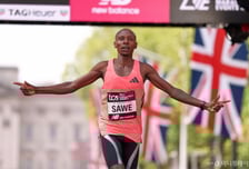 인류 최초 '2시간 벽' 깼다...케냐 사웨, 런던 마라톤서 신기원