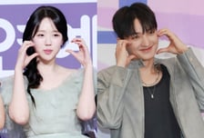 열애 후 달라진 지예은, 쉬는 시간마다 휴대전화 확인…애칭은 '자기'