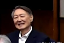 '내란 무기징역' 윤석열 2심 시작…법원 "전담재판부법 위헌 제청 신속 결정할 것"