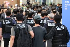 15년 숨은 수배자도 끝까지 추적…동남아 스캠범 73명 대거 국내 송환