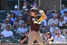 '드디어' 송성문 MLB 데뷔, '일발장타-빠른발-유틸리티' 제2의 김하성을 꿈꾼다