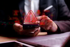 "국적도 버렸는데"…매달 1억회 보던 불법사이트, 결국 문닫았다