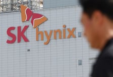 SK하이닉스 '불타기' 고민..."더 담지 마라" 투자의견 하향한 증권사