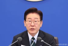 [속보]이재명 대통령 "각 부처, 생산적 공공서비스 일자리 발굴해 달라"