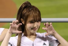 [포토] 치어리더 예나, 응원단상 찢었다