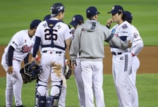 [포토] 5회초 다시 흔들리는 곽빈